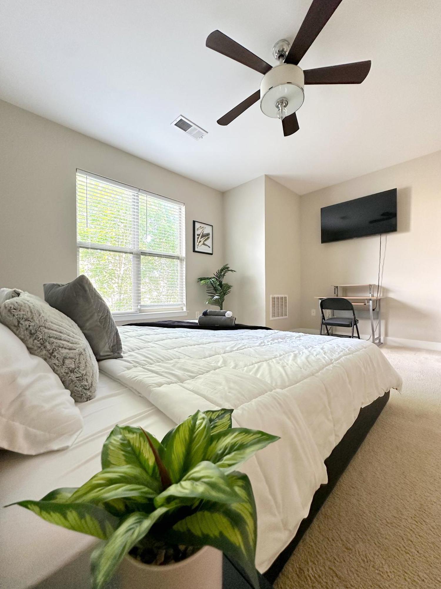 Modern Townhouse - 1 Min To Uptown Clt - Walk To Restaurants Vila Charlotte Exterior foto